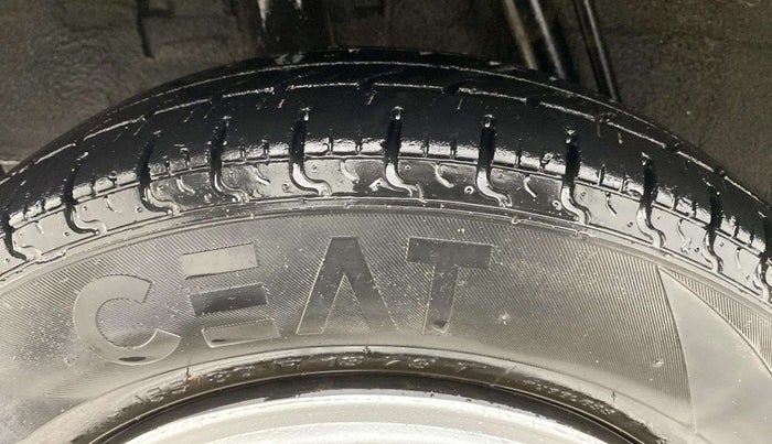 2016 Renault Kwid RXL, Petrol, Manual, 62,434 km, Right Rear Tyre Tread