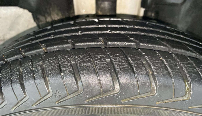 2019 Renault Kwid RXL, Petrol, Manual, 20,783 km, Right Front Tyre Tread
