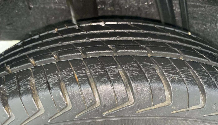 2019 Renault Kwid RXL, Petrol, Manual, 20,783 km, Right Rear Tyre Tread