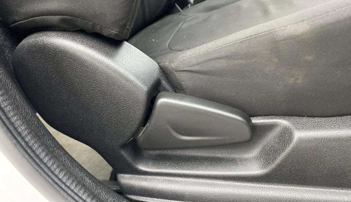 2019 Renault Kwid RXL, Petrol, Manual, 20,783 km, Driver Side Adjustment Panel