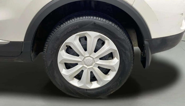 2022 MG ASTOR STYLE 1.5 MT, Petrol, Manual, 13,021 km, Left Rear Wheel