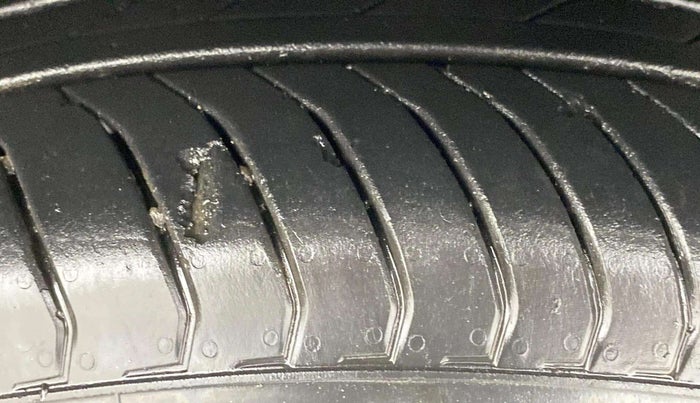 2022 MG ASTOR STYLE 1.5 MT, Petrol, Manual, 13,021 km, Left Front Tyre Tread