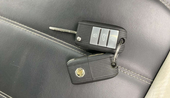 2022 MG ASTOR STYLE 1.5 MT, Petrol, Manual, 13,021 km, Key Close Up