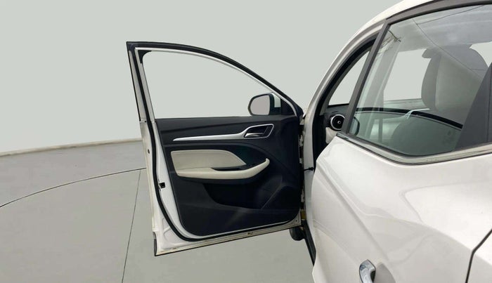 2022 MG ASTOR STYLE 1.5 MT, Petrol, Manual, 13,021 km, LHS Front Door
