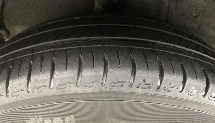 2023 Hyundai AURA SX 1.2 CNG, CNG, Manual, 56,276 km, Right Rear Tyre Tread