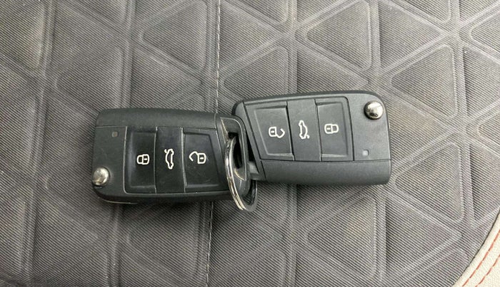 2022 Volkswagen TAIGUN GT PLUS 1.5 TSI DSG, Petrol, Automatic, 33,831 km, Key Close Up