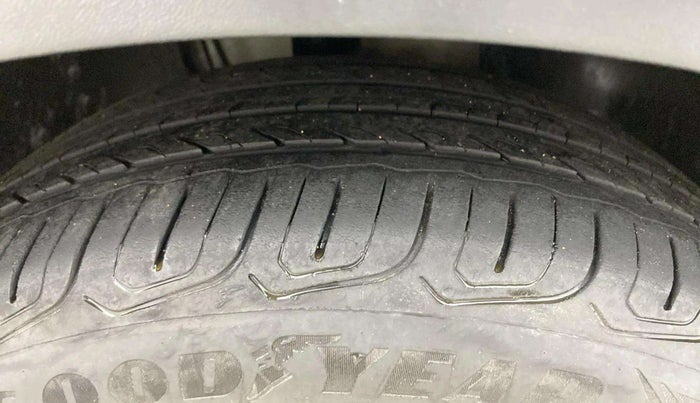 2022 Volkswagen TAIGUN GT PLUS 1.5 TSI DSG, Petrol, Automatic, 33,831 km, Right Front Tyre Tread