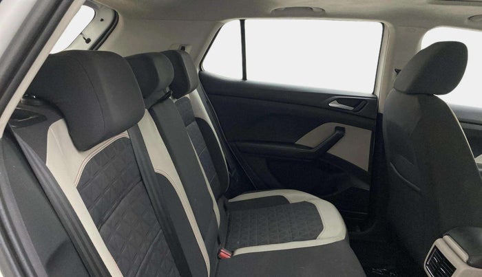 2022 Volkswagen TAIGUN GT PLUS 1.5 TSI DSG, Petrol, Automatic, 33,831 km, Right Side Rear Door Cabin