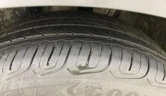 2022 Volkswagen TAIGUN GT PLUS 1.5 TSI DSG, Petrol, Automatic, 33,831 km, Left Front Tyre Tread