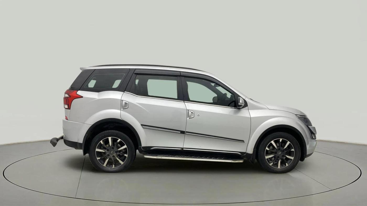 2021 Mahindra XUV500 W11 AT, Diesel, Automatic, 97,355 km, Right Side View