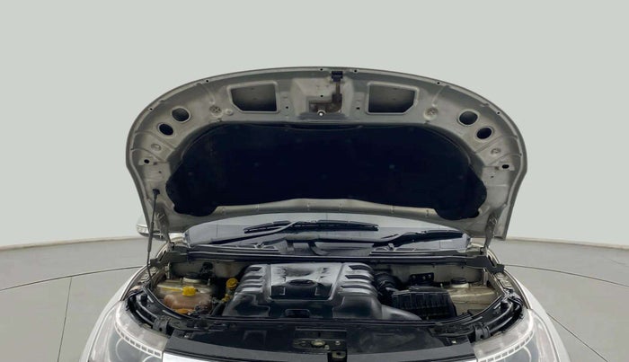 2021 Mahindra XUV500 W11 AT, Diesel, Automatic, 97,327 km, Open Bonet