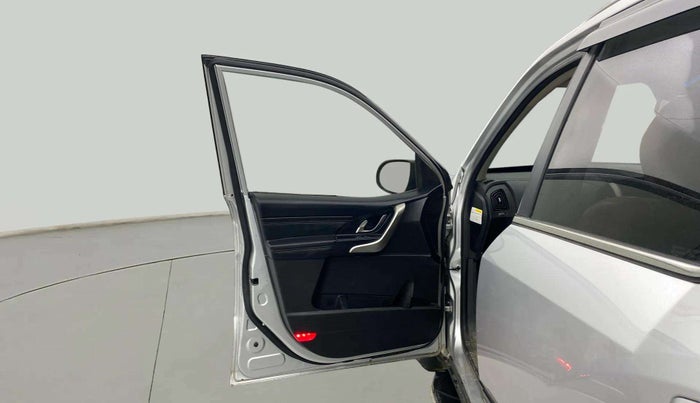 2021 Mahindra XUV500 W11 AT, Diesel, Automatic, 97,327 km, LHS Front Door