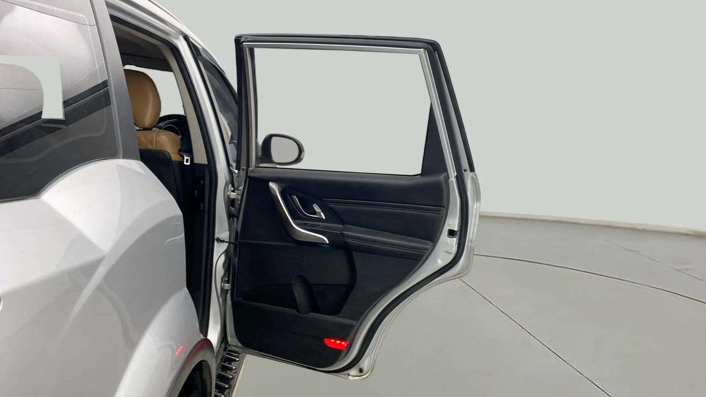 2021 Mahindra XUV500 W11 AT, Diesel, Automatic, 97,355 km, RHS Rear Door