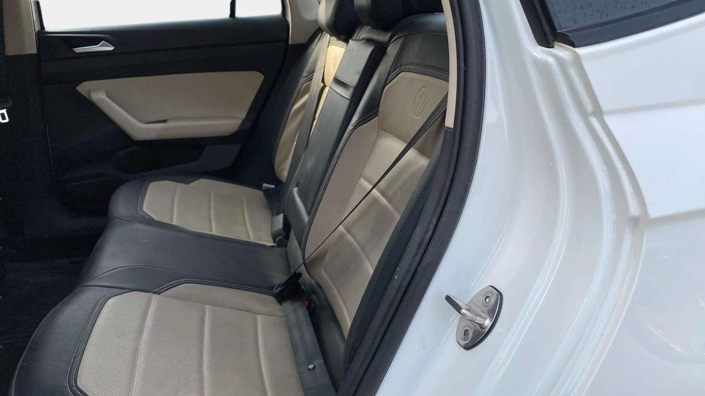 2023 Volkswagen VIRTUS HIGHLINE TSI 1.0 MT, Petrol, Manual, 66,325 km, Right Side Rear Door Cabin
