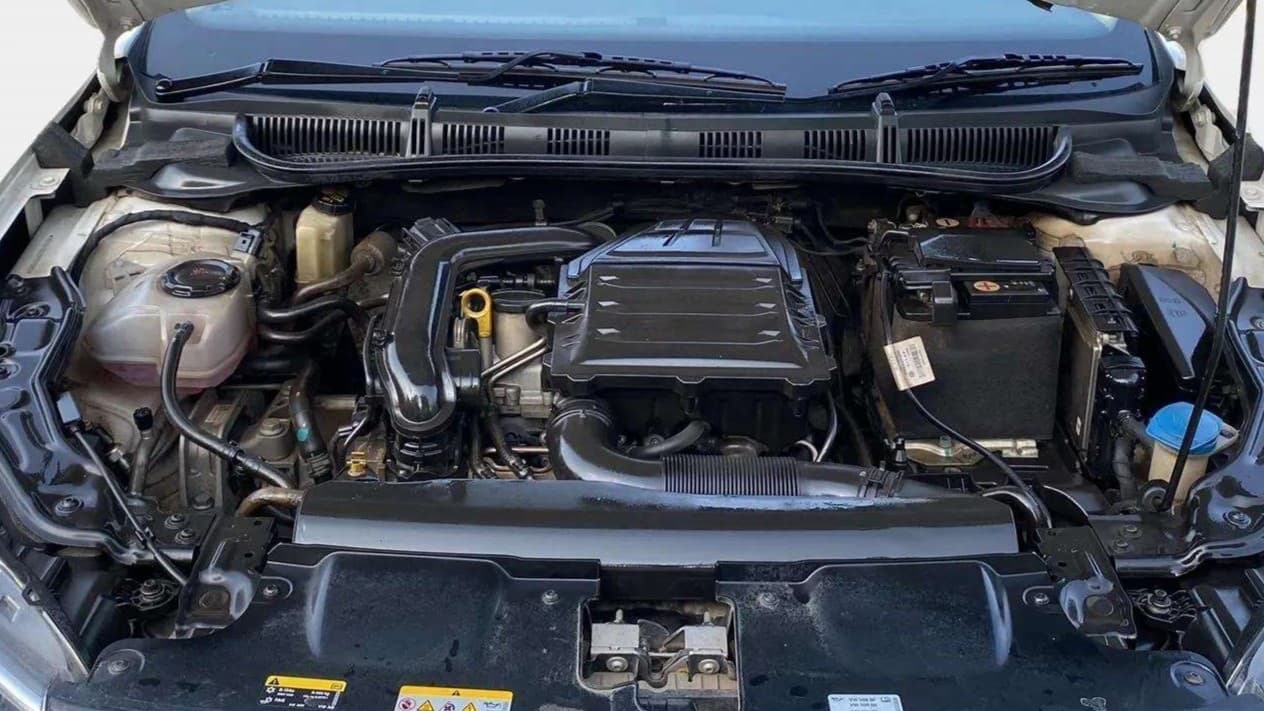 2023 Volkswagen VIRTUS HIGHLINE TSI 1.0 MT, Petrol, Manual, 66,325 km, Open Bonet