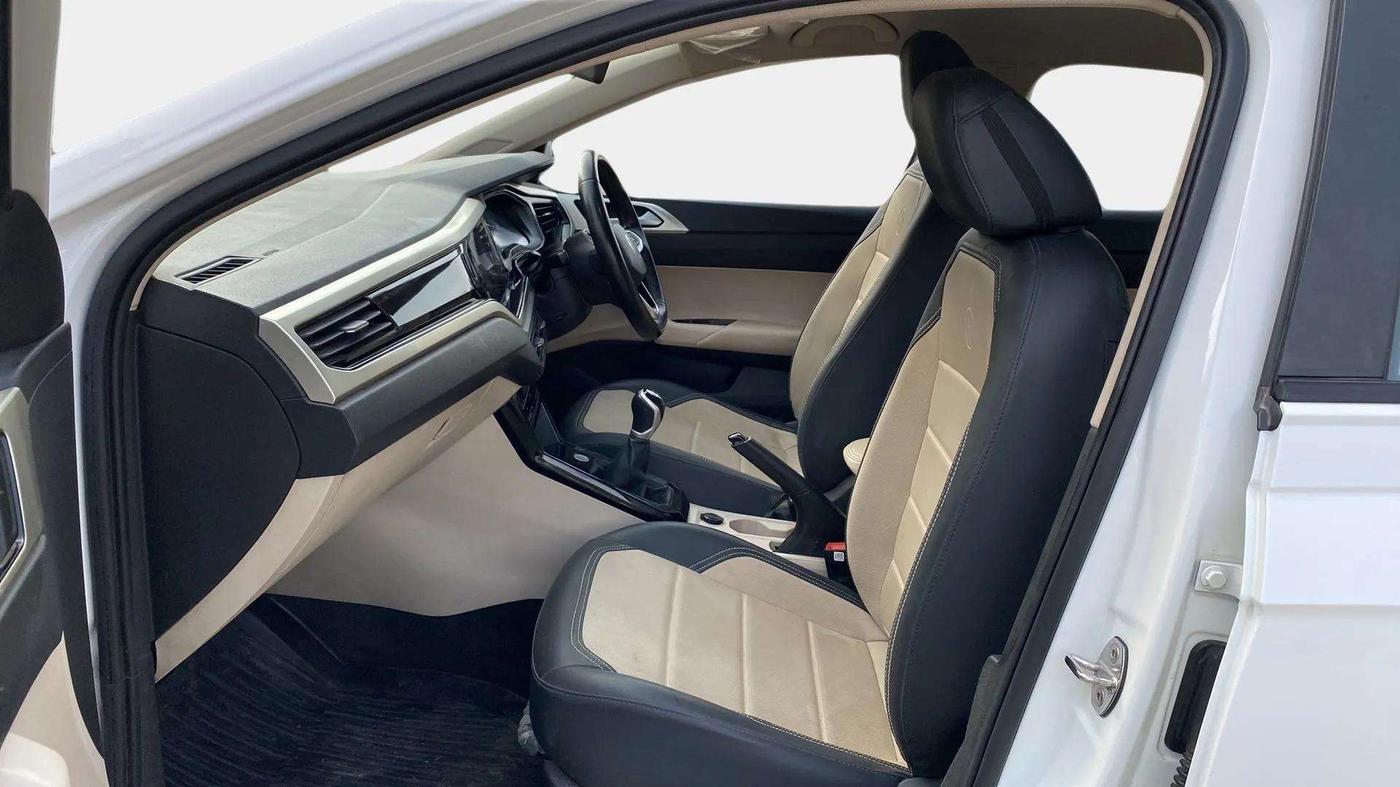 2023 Volkswagen VIRTUS HIGHLINE TSI 1.0 MT, Petrol, Manual, 66,325 km, Right Side Front Door Cabin