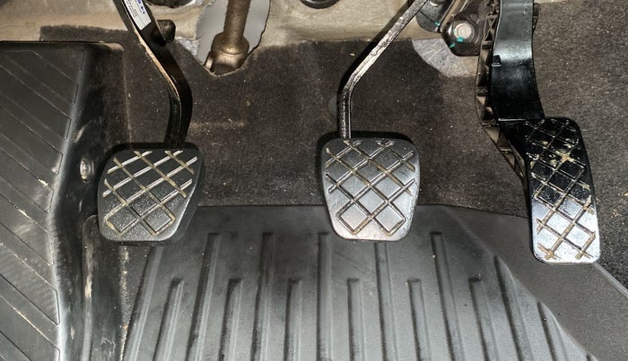 2023 Volkswagen VIRTUS HIGHLINE TSI 1.0 MT, Petrol, Manual, 66,325 km, Pedals