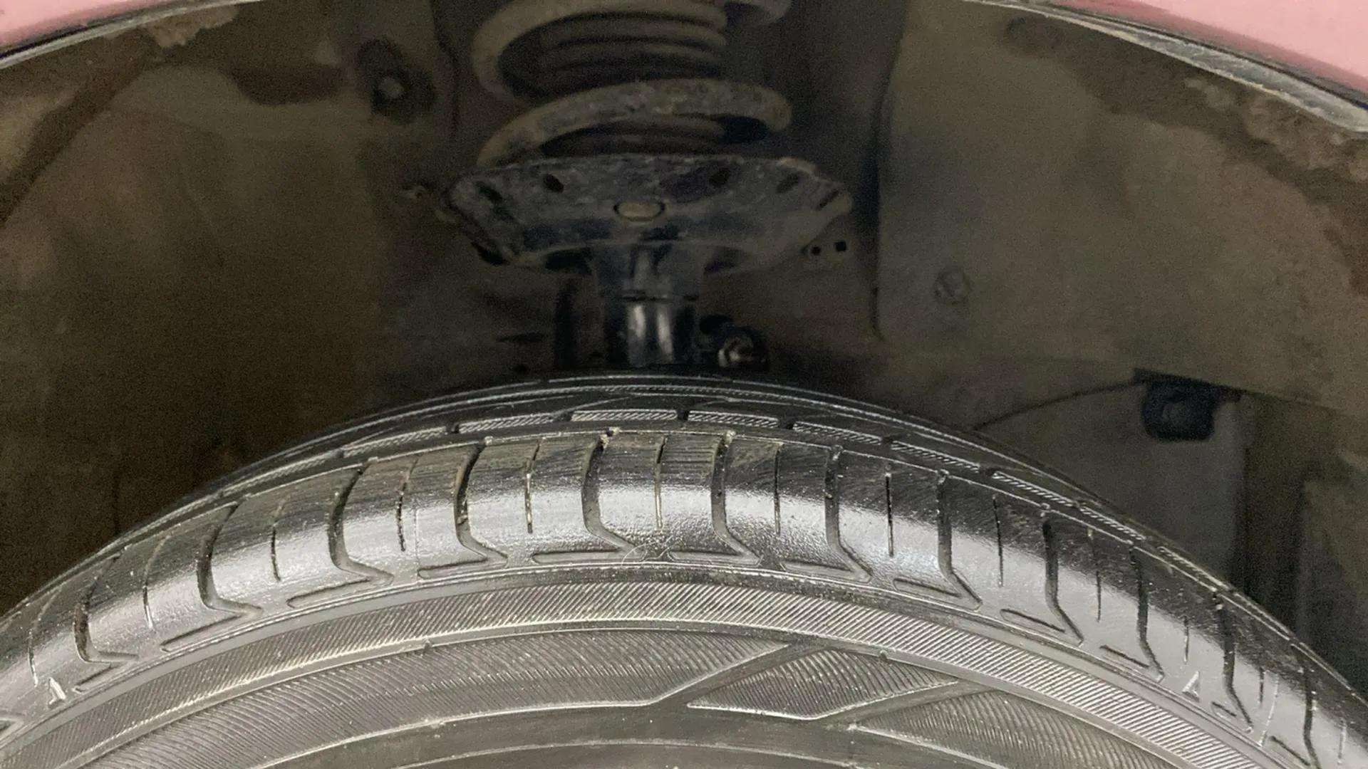 RHS-Front-Tyre-Tread-18