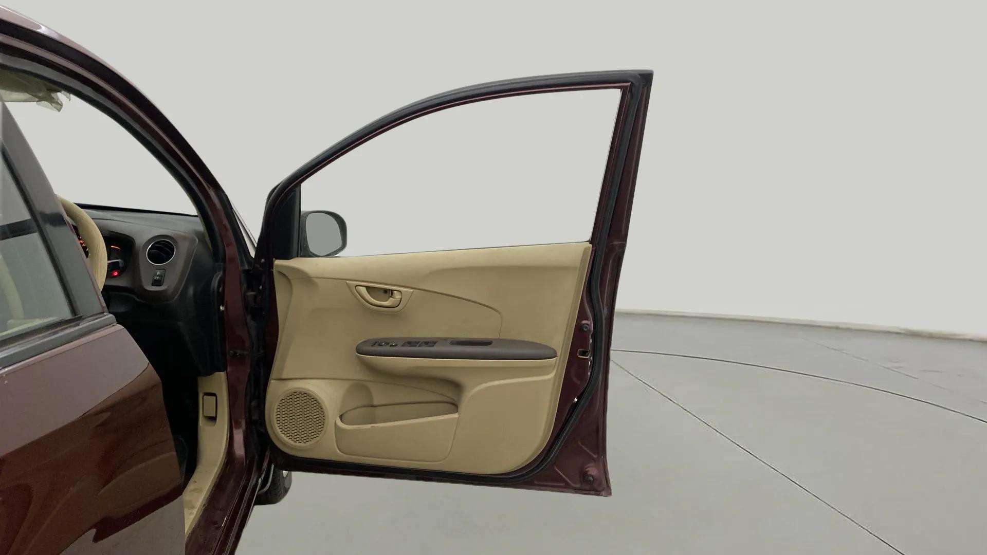 RHS-Front-Door-Open-32