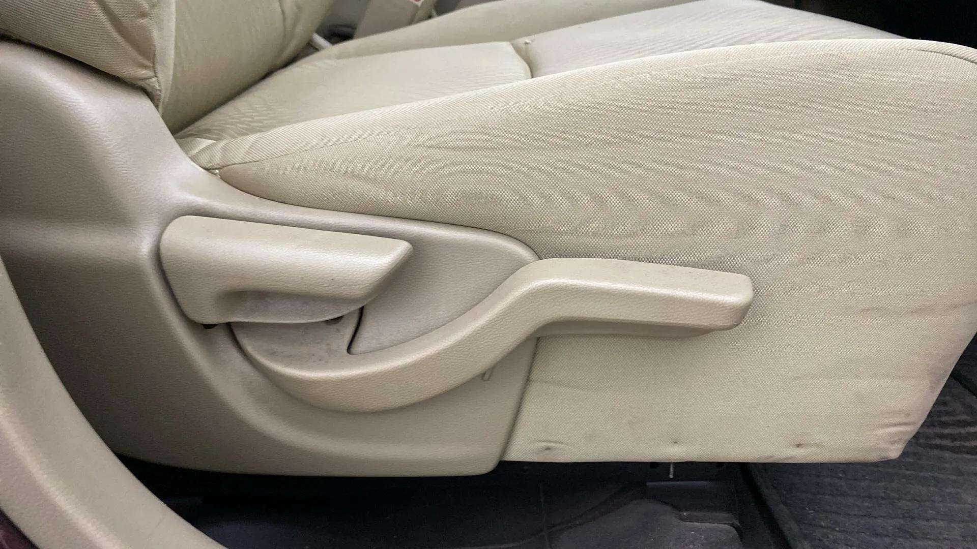 Driver-side-adjustment-panel-40