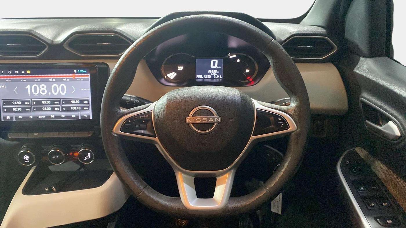 2022 Nissan MAGNITE XL, Petrol, Manual, 26,510 km, Steering Wheel Close Up