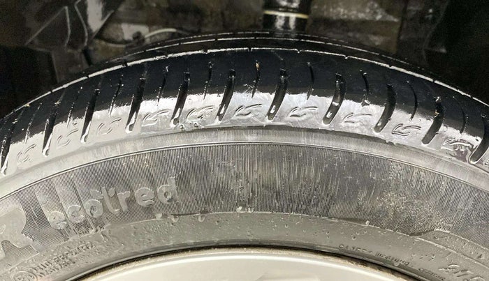 2021 Maruti Vitara Brezza LXI, Petrol, Manual, 32,823 km, Left Front Tyre Tread