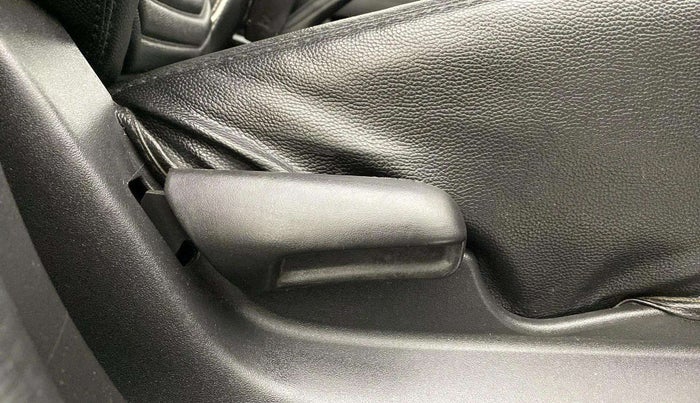 2021 Maruti Vitara Brezza LXI, Petrol, Manual, 32,823 km, Driver Side Adjustment Panel