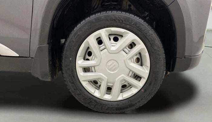 2021 Maruti Vitara Brezza LXI, Petrol, Manual, 32,823 km, Right Front Wheel