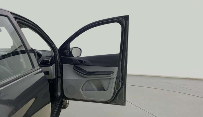2021 Tata Tiago XT (O) PETROL, Petrol, Manual, 15,304 km, RHS Front Door