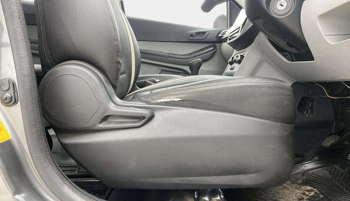 2021 Tata Tiago XT (O) PETROL, Petrol, Manual, 15,304 km, Driver Side Adjustment Panel