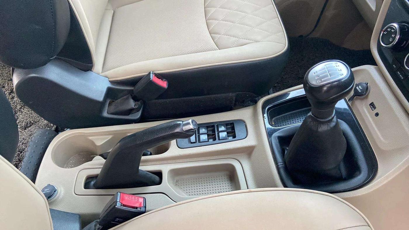 2019 Mahindra TUV 300 PLUS P8, Diesel, Manual, 66,728 km, Gear Lever