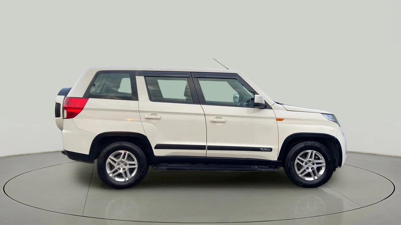 2019 Mahindra TUV 300 PLUS P8, Diesel, Manual, 66,728 km, Right Side View
