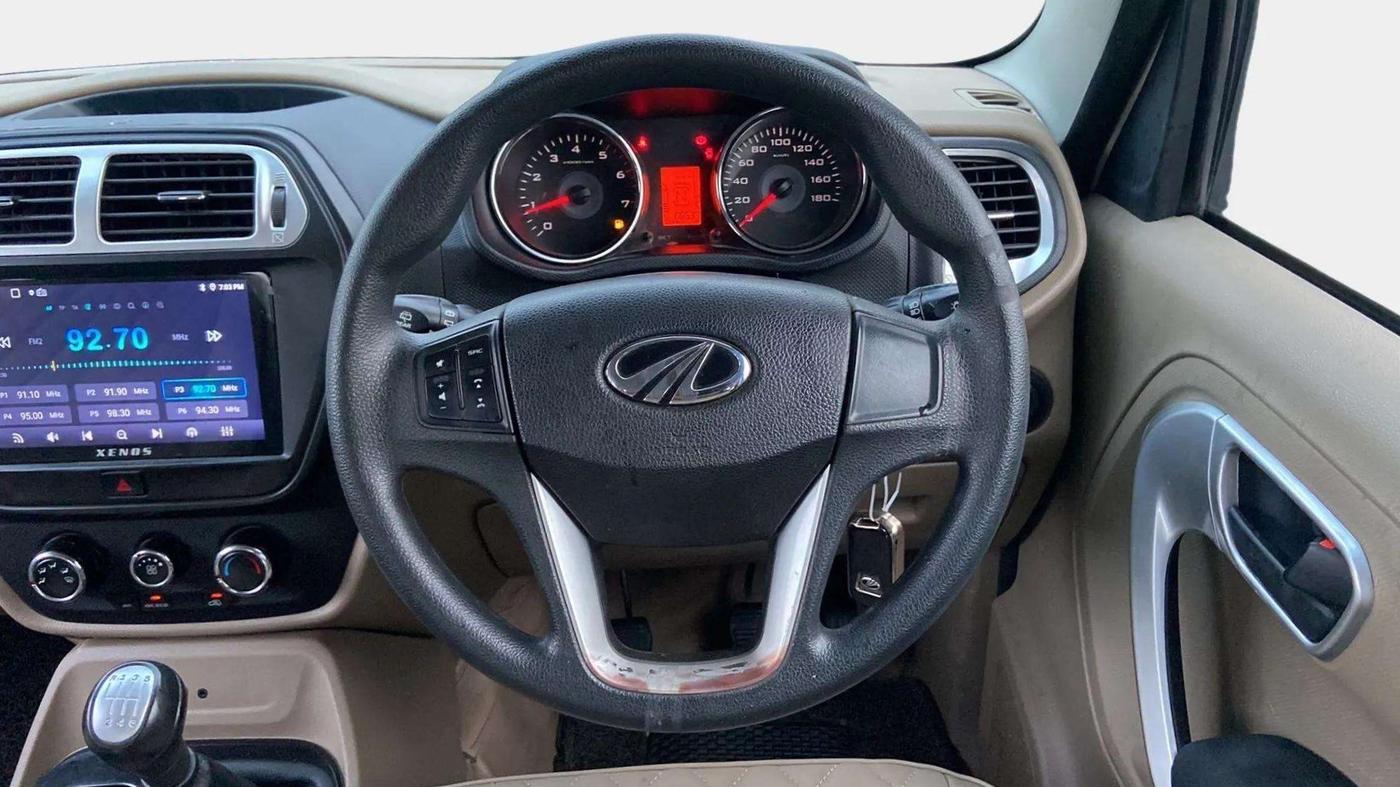 2019 Mahindra TUV 300 PLUS P8, Diesel, Manual, 66,728 km, Steering Wheel Close Up