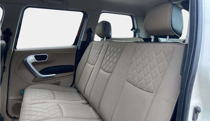 2019 Mahindra TUV 300 PLUS P8, Diesel, Manual, 66,527 km, Right Side Rear Door Cabin