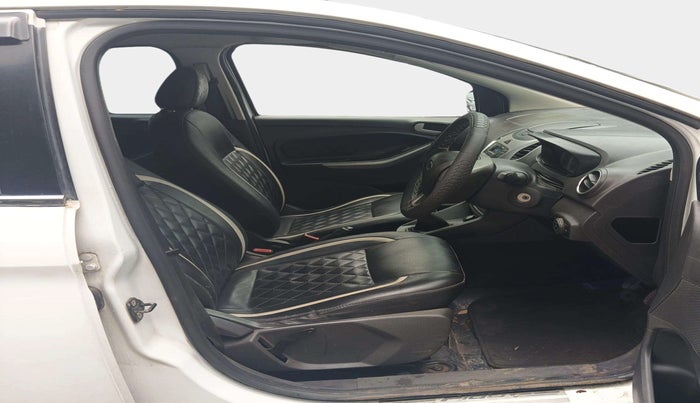 2015 Ford Figo TITANIUM 1.4 DIESEL, Diesel, Manual, 80,292 km, Right Side Front Door Cabin