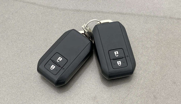 2024 Maruti Swift ZXI PLUS AMT, Petrol, Automatic, 20,699 km, Key Close Up