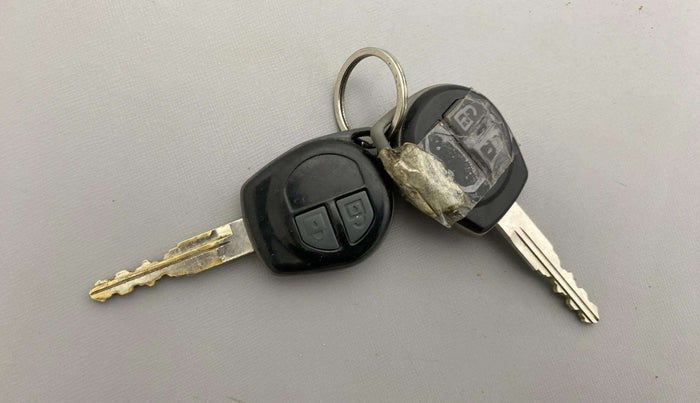 2015 Maruti Swift Dzire ZXI, Petrol, Manual, 58,798 km, Key Close Up