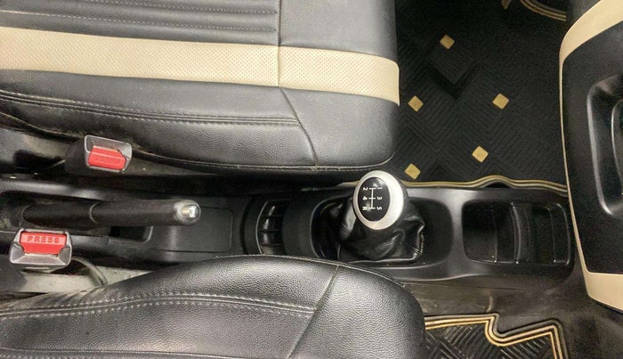 2018 Maruti Wagon R 1.0 VXI, Petrol, Manual, 32,002 km, Gear Lever