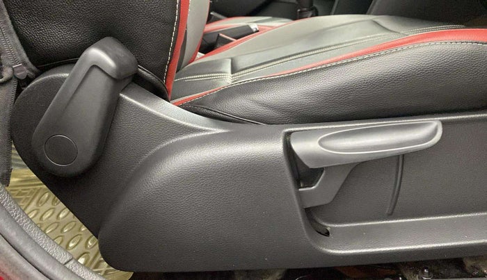 2019 Skoda Rapid STYLE 1.6 MPI, Petrol, Manual, 75,465 km, Driver Side Adjustment Panel
