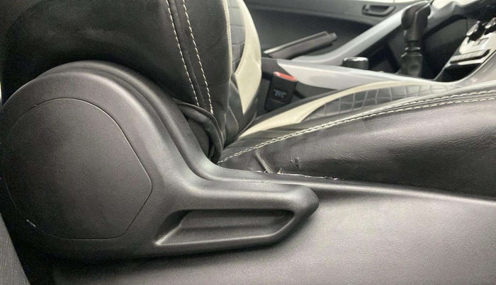 2022 Tata NEXON XM PLUS SUNROOF PETROL, Petrol, Manual, 35,893 km, Driver Side Adjustment Panel