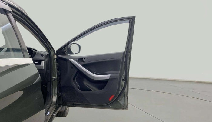 2022 Tata NEXON XM PLUS SUNROOF PETROL, Petrol, Manual, 35,893 km, RHS Front Door