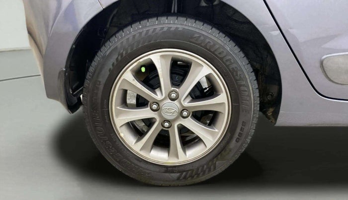 2016 Hyundai Grand i10 ASTA (O) AT 1.2 KAPPA VTVT, Petrol, Automatic, 74,836 km, Right Rear Wheel