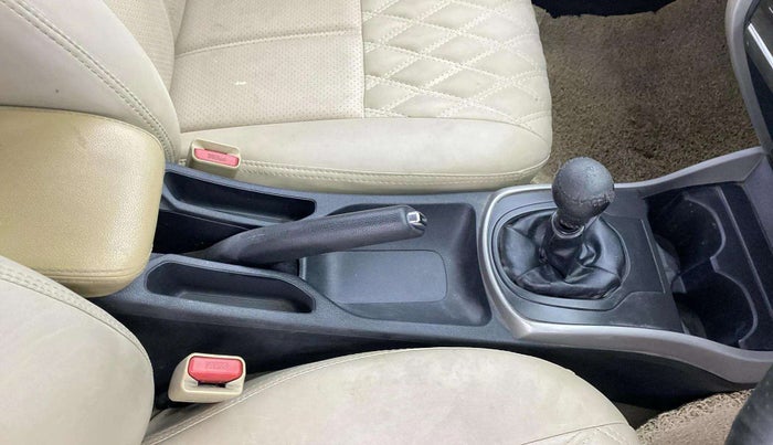 2016 Honda City 1.5L I-VTEC VX, Petrol, Manual, 1,34,808 km, Gear Lever