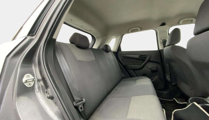 2017 Maruti Vitara Brezza LDI (O), Diesel, Manual, 99,569 km, Right Side Rear Door Cabin