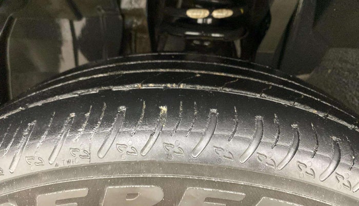 2022 Renault Kiger RXZ TURBO CVT, Petrol, Automatic, 30,529 km, Right Front Tyre Tread