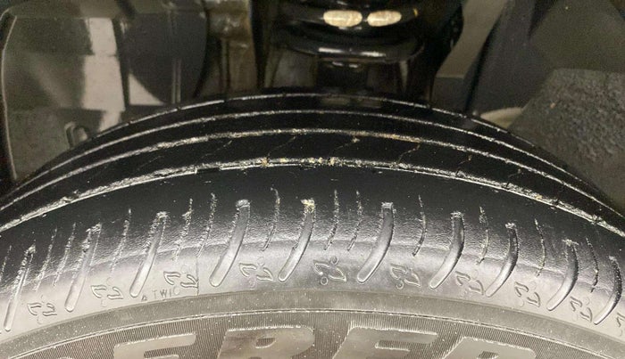 2022 Renault Kiger RXZ TURBO CVT, Petrol, Automatic, 30,529 km, Left Front Tyre Tread