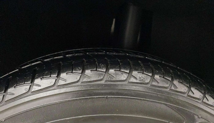 2016 Maruti Baleno SIGMA PETROL 1.2, Petrol, Manual, 45,873 km, Left Rear Tyre Tread