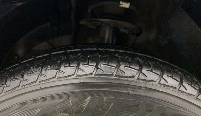2016 Maruti Baleno SIGMA PETROL 1.2, Petrol, Manual, 45,873 km, Left Front Tyre Tread