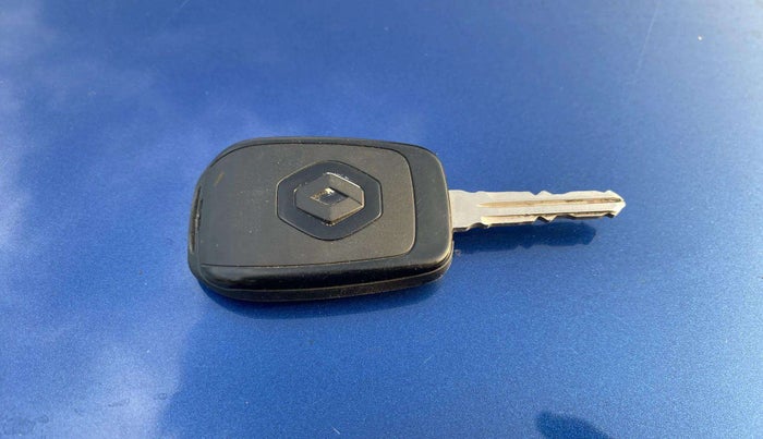 2021 Renault TRIBER RXT, Petrol, Manual, 47,283 km, Key Close Up
