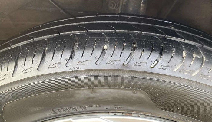 2021 Maruti Baleno SIGMA PETROL 1.2, Petrol, Manual, 40,282 km, Left Front Tyre Tread
